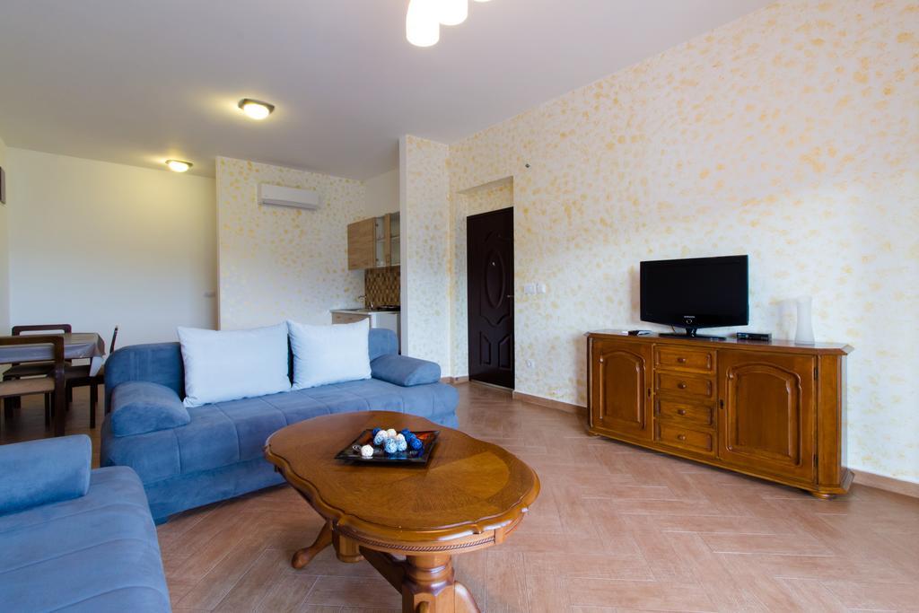 Apartments Kan Улцинь Екстер'єр фото