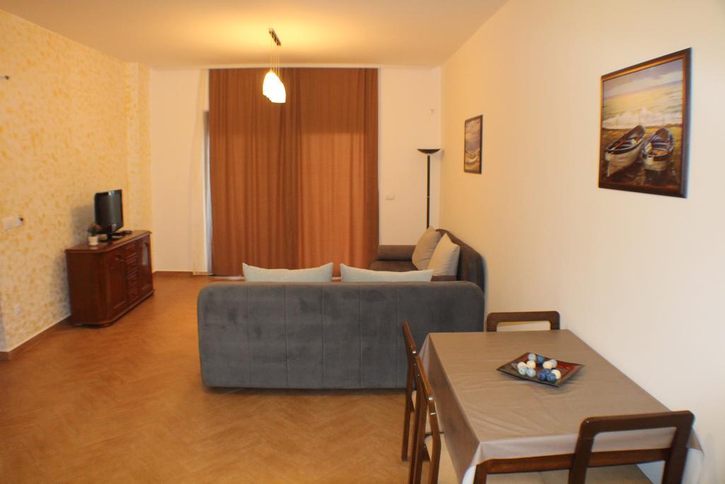 Apartments Kan Улцинь Екстер'єр фото